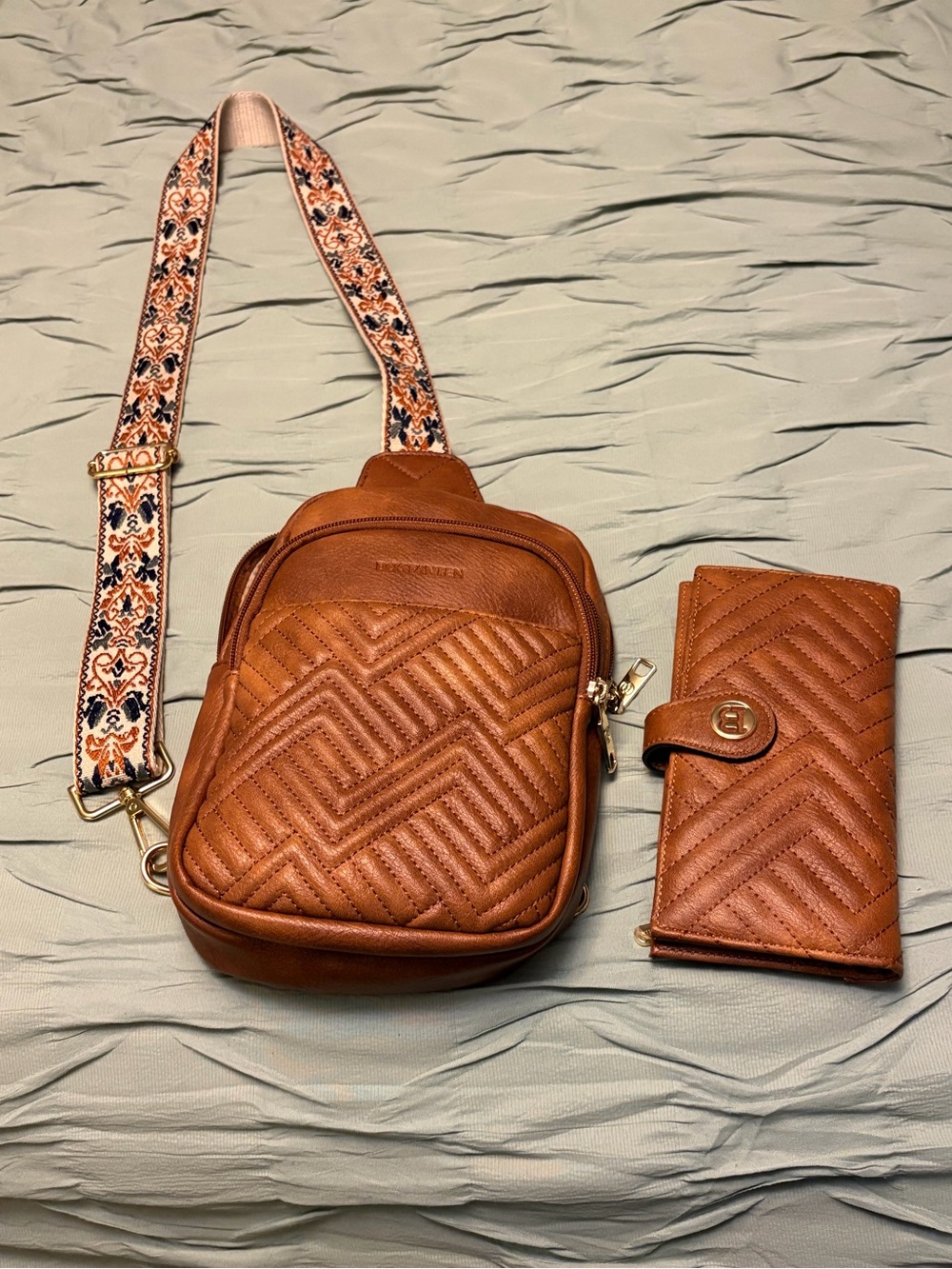 Quilted Tan Crossbody Bag and Wallet Set with Patterned Strap - Unknown Brand
